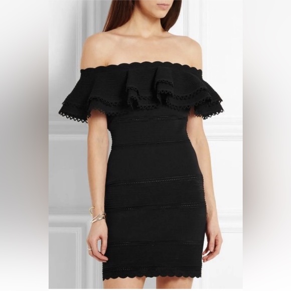 Alexander McQueenOff-the-Shoulder Ruffle Knit Dress Black size XXS like new.